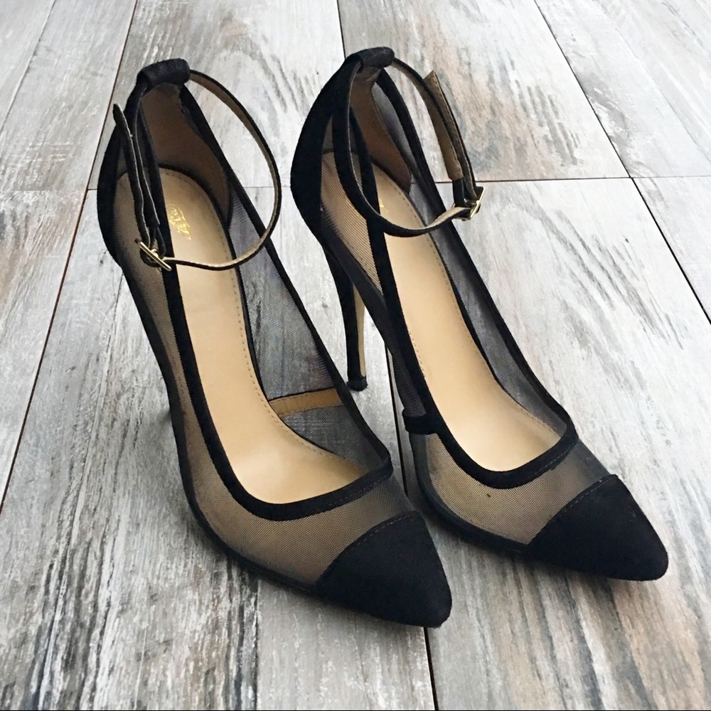 Victoria’s Secret Black Suede Mesh Pump